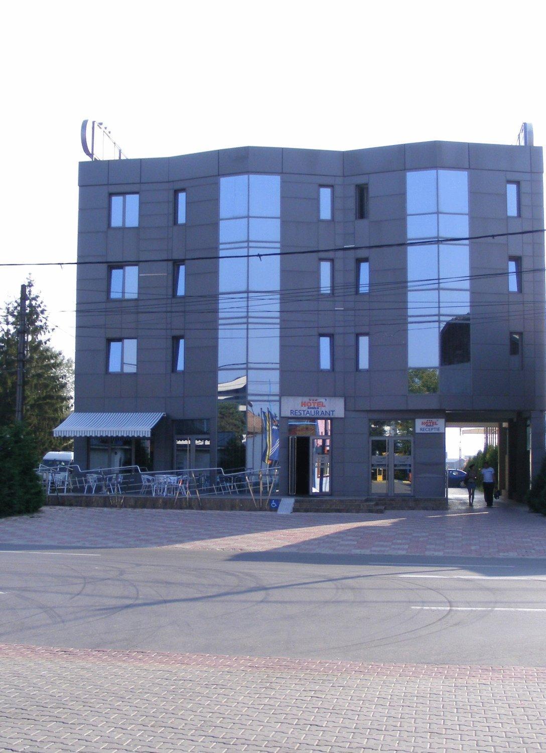 Hotel Sorelo Пітешть Екстер'єр фото