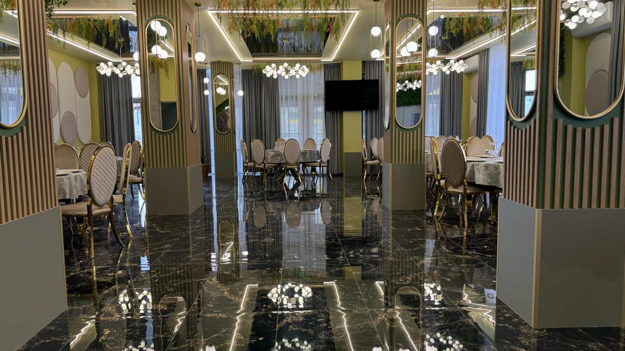 Hotel Sorelo Пітешть Екстер'єр фото